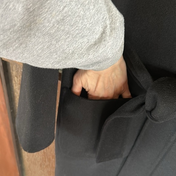 DYLAN COAT
Current price:
$900
Black Cashmere Blend - Picture 15 of 15